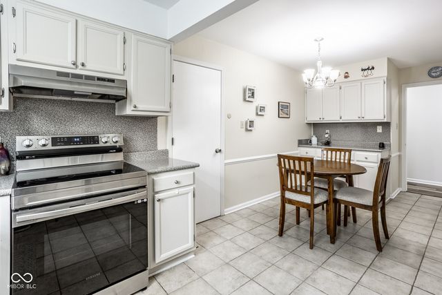 7370 Lions Head Drive B, Indianapolis, IN 46260