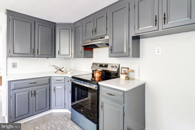 38 PEACOCK DR, Lancaster, PA 17601