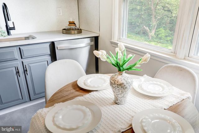 38 PEACOCK DR, Lancaster, PA 17601