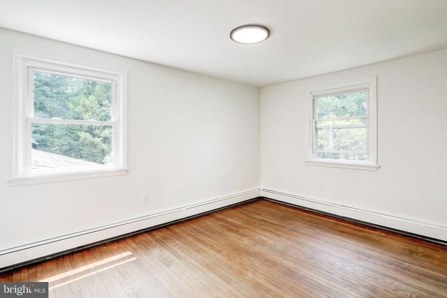 38 PEACOCK DR, Lancaster, PA 17601