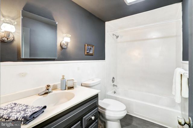 38 PEACOCK DR, Lancaster, PA 17601