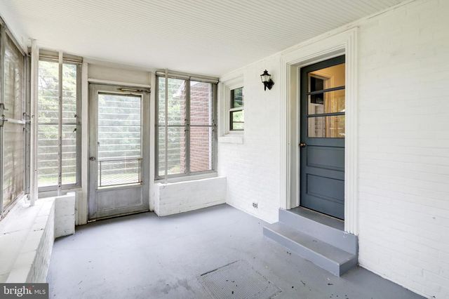 38 PEACOCK DR, Lancaster, PA 17601