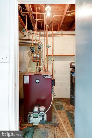 38 PEACOCK DR, Lancaster, PA 17601