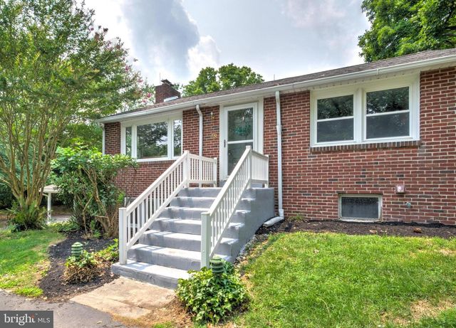38 PEACOCK DR, Lancaster, PA 17601