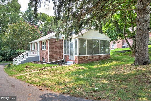 38 PEACOCK DR, Lancaster, PA 17601