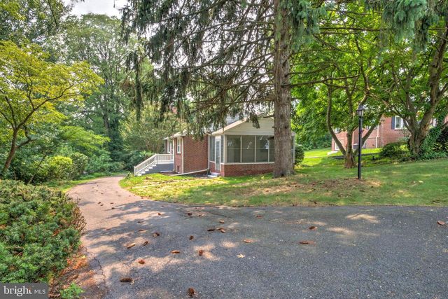 38 PEACOCK DR, Lancaster, PA 17601