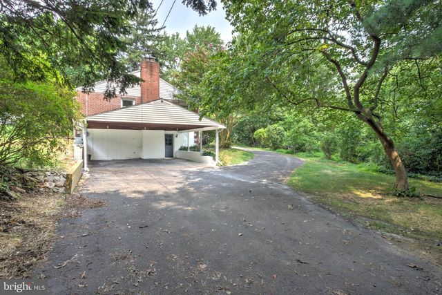 38 PEACOCK DR, Lancaster, PA 17601