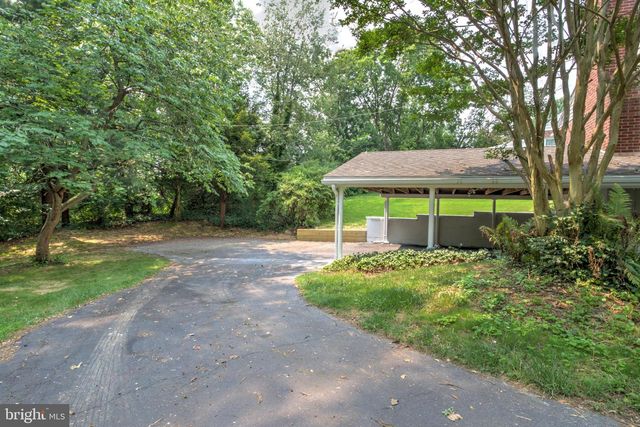 38 PEACOCK DR, Lancaster, PA 17601