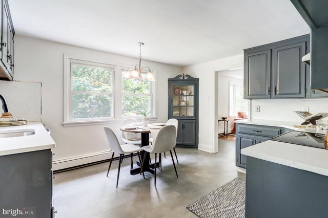 38 PEACOCK DR, Lancaster, PA 17601