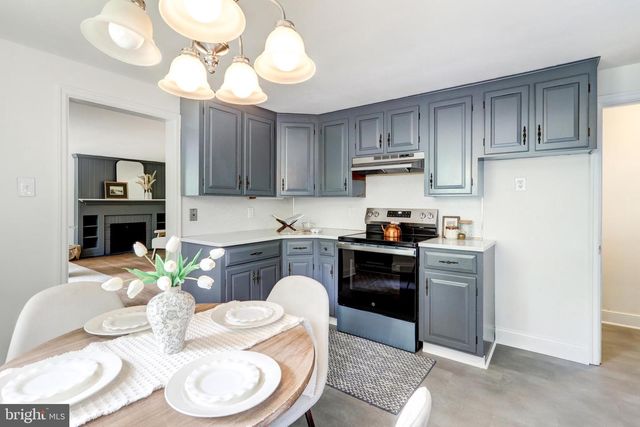 38 PEACOCK DR, Lancaster, PA 17601