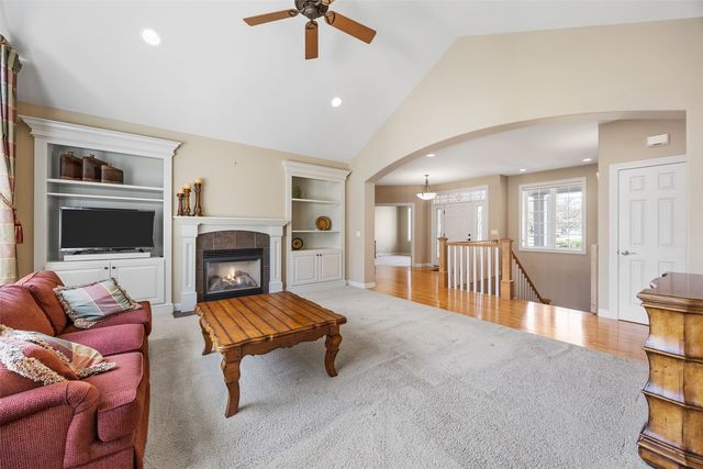 3400 Cedar River Court NE, Cedar Rapids, IA 52411