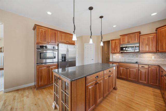 3400 Cedar River Court NE, Cedar Rapids, IA 52411