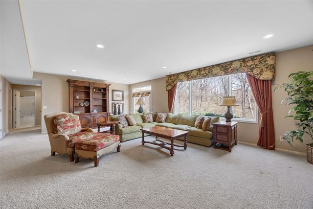 3400 Cedar River Court NE, Cedar Rapids, IA 52411