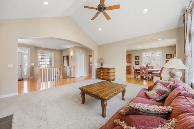 3400 Cedar River Court NE, Cedar Rapids, IA 52411