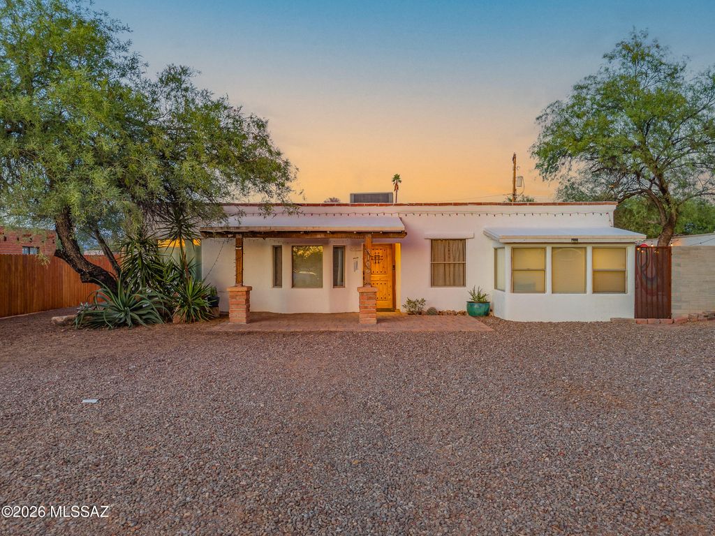 3106 N Tyndall Avenue, Tucson, AZ 85719