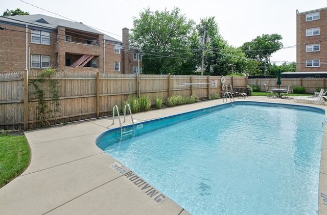 720 Oakton Street 3B, Evanston, IL 60202