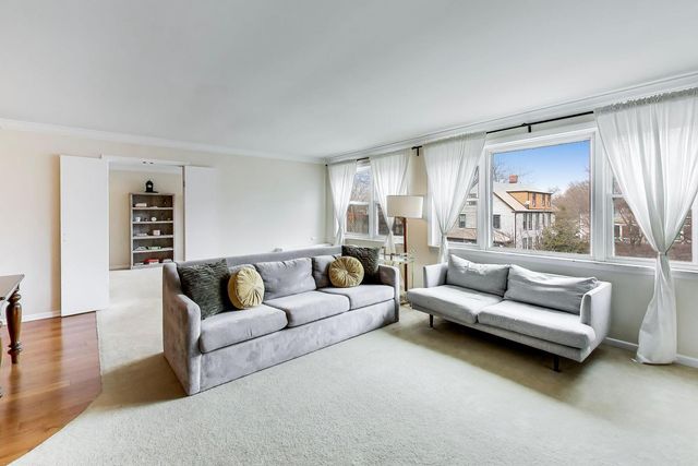 720 Oakton Street 3B, Evanston, IL 60202