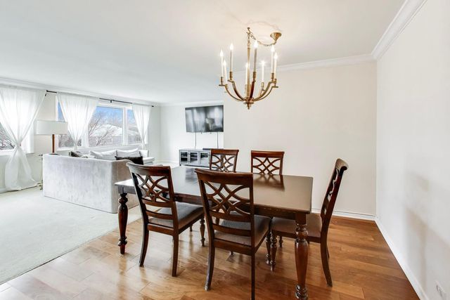 720 Oakton Street 3B, Evanston, IL 60202