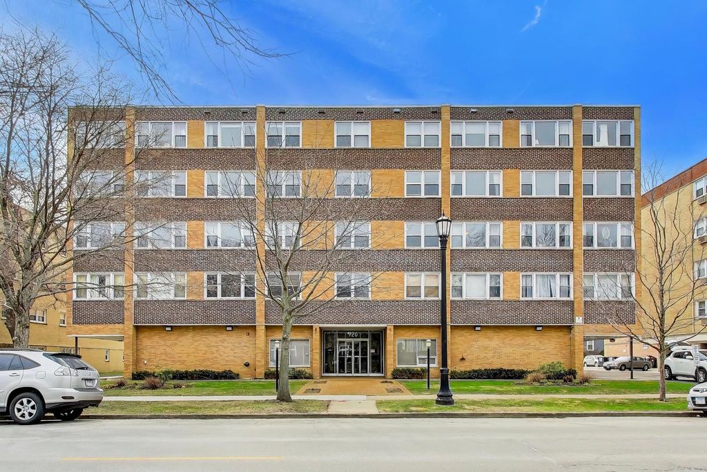 720 Oakton Street 3B, Evanston, IL 60202