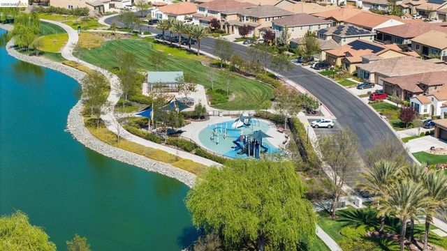 6956 New Melones Cir, Discovery Bay, CA 94505