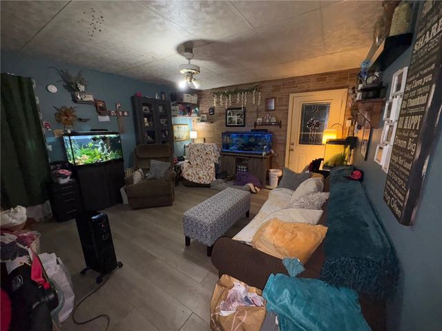 1013 Arthur Ave, Roscoe, PA 15477