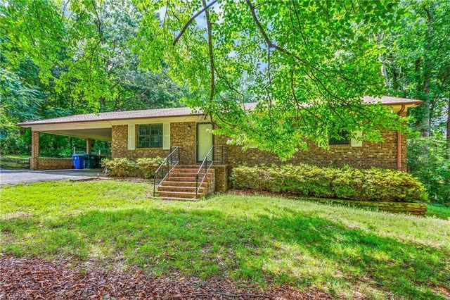 334 Forest Creek Drive, Winston-salem, NC 27107