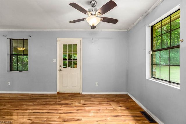 334 Forest Creek Drive, Winston-salem, NC 27107