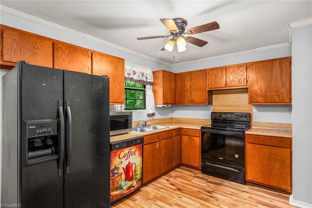 334 Forest Creek Drive, Winston-salem, NC 27107