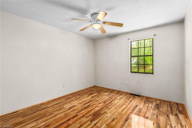 334 Forest Creek Drive, Winston-salem, NC 27107