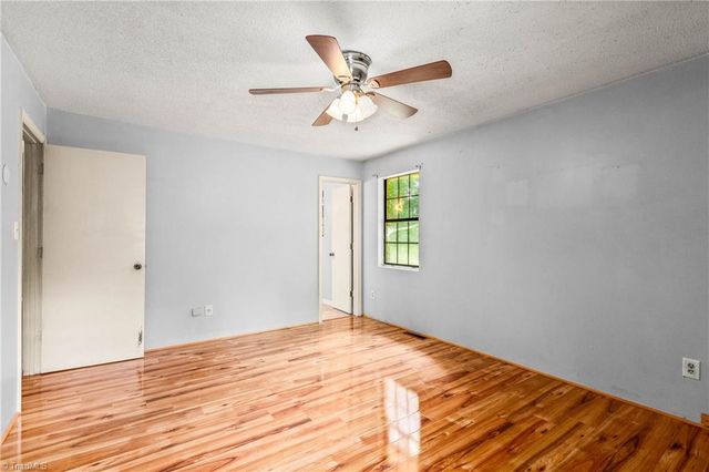 334 Forest Creek Drive, Winston-salem, NC 27107