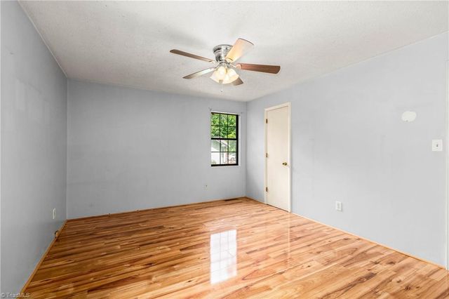 334 Forest Creek Drive, Winston-salem, NC 27107