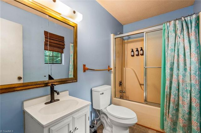 334 Forest Creek Drive, Winston-salem, NC 27107