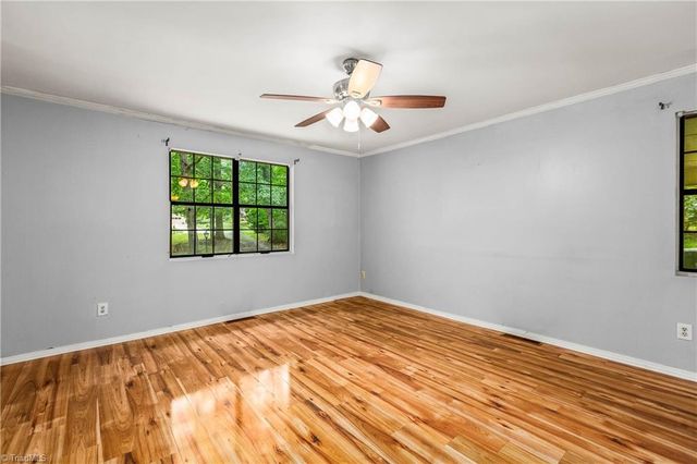 334 Forest Creek Drive, Winston-salem, NC 27107