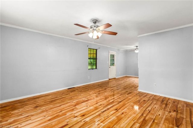334 Forest Creek Drive, Winston-salem, NC 27107
