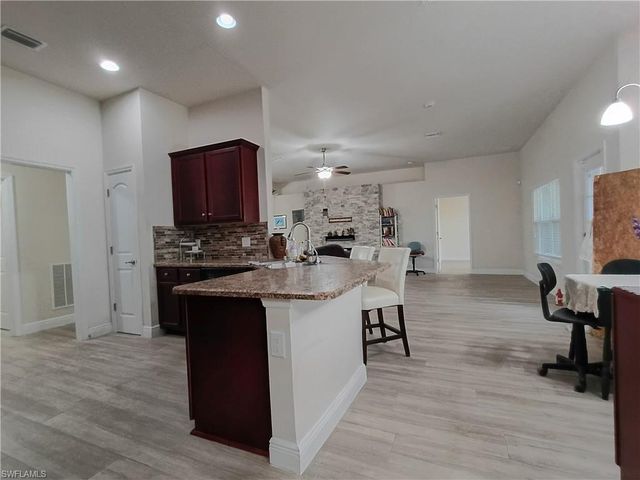 1426 NE 5th PL, Cape Coral, FL 33909