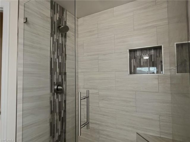 1426 NE 5th PL, Cape Coral, FL 33909