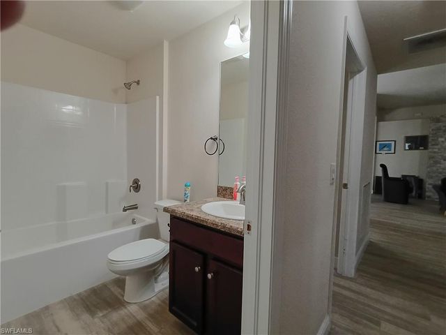 1426 NE 5th PL, Cape Coral, FL 33909