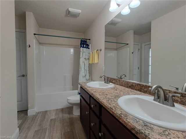 1426 NE 5th PL, Cape Coral, FL 33909