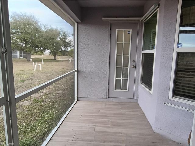 1426 NE 5th PL, Cape Coral, FL 33909