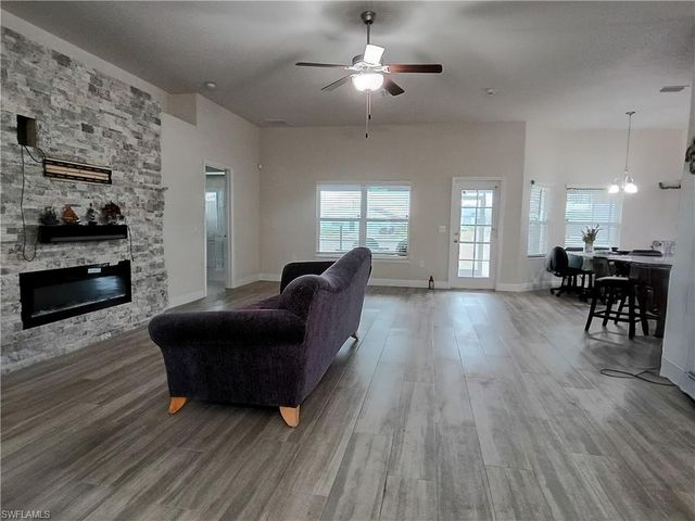 1426 NE 5th PL, Cape Coral, FL 33909