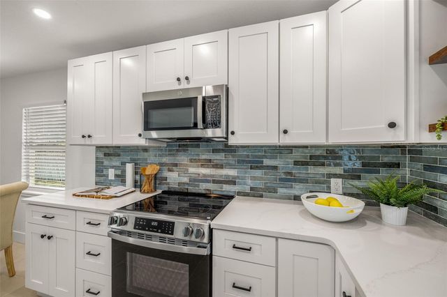 6330 3RD AVENUE N, St Petersburg, FL 33710