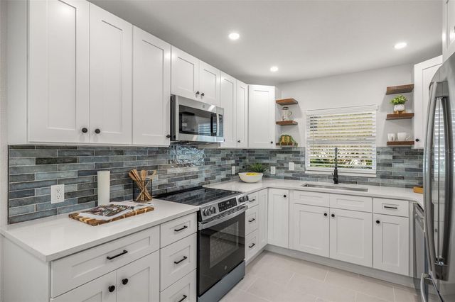 6330 3RD AVENUE N, St Petersburg, FL 33710