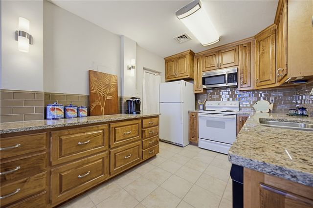 14514 E Cabana St E 301, Corpus Christi, TX 78418