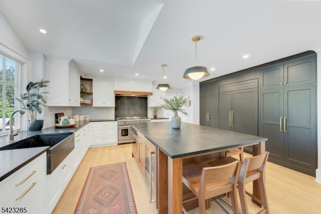 212 Midland Ave, Montclair Twp., NJ 07042