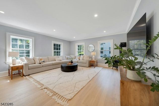 212 Midland Ave, Montclair Twp., NJ 07042