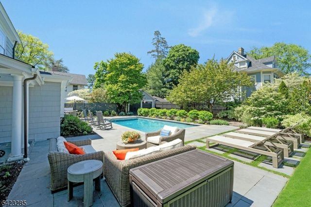 212 Midland Ave, Montclair Twp., NJ 07042