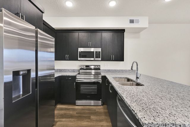 36 W 1600 N, Sunset, UT 84015