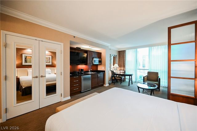 135 East Harmon Avenue 2009 & 2011, Las Vegas, NV 89109