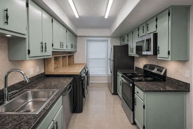 7827 Leonora St 5, Houston, TX 77061