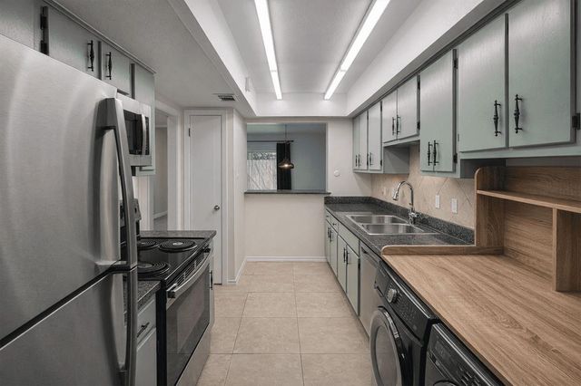 7827 Leonora St 5, Houston, TX 77061